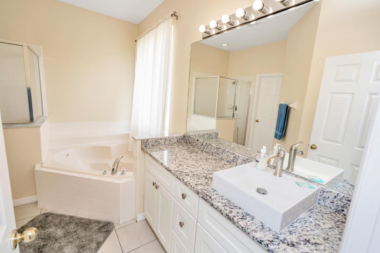 Disney Dream With Hot Tub, Pool, Xbox, Games Room, Lakeview, 10 Min To Disney, Clubhouse Kissimmee Esterno foto
